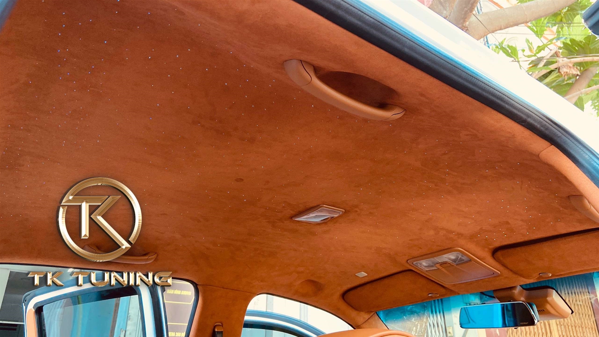 Dán Trần Da Cho Xe Toyota Hilux Tại TK TUNING